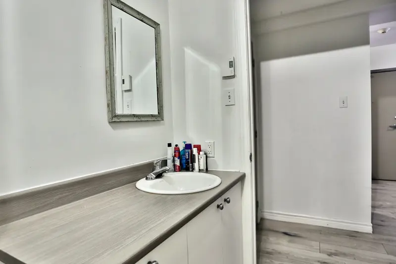 490, Hôtel-Dieu, app. 2 — photo 12